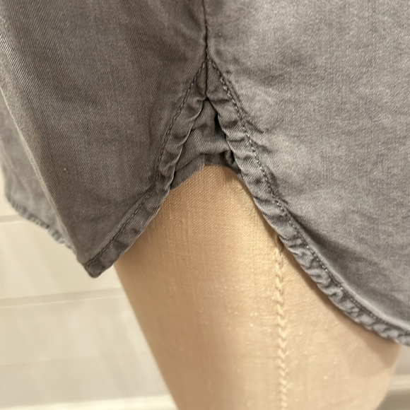 Jane and Delancey gray button front shirt. Size small. - Picture 6 of 8